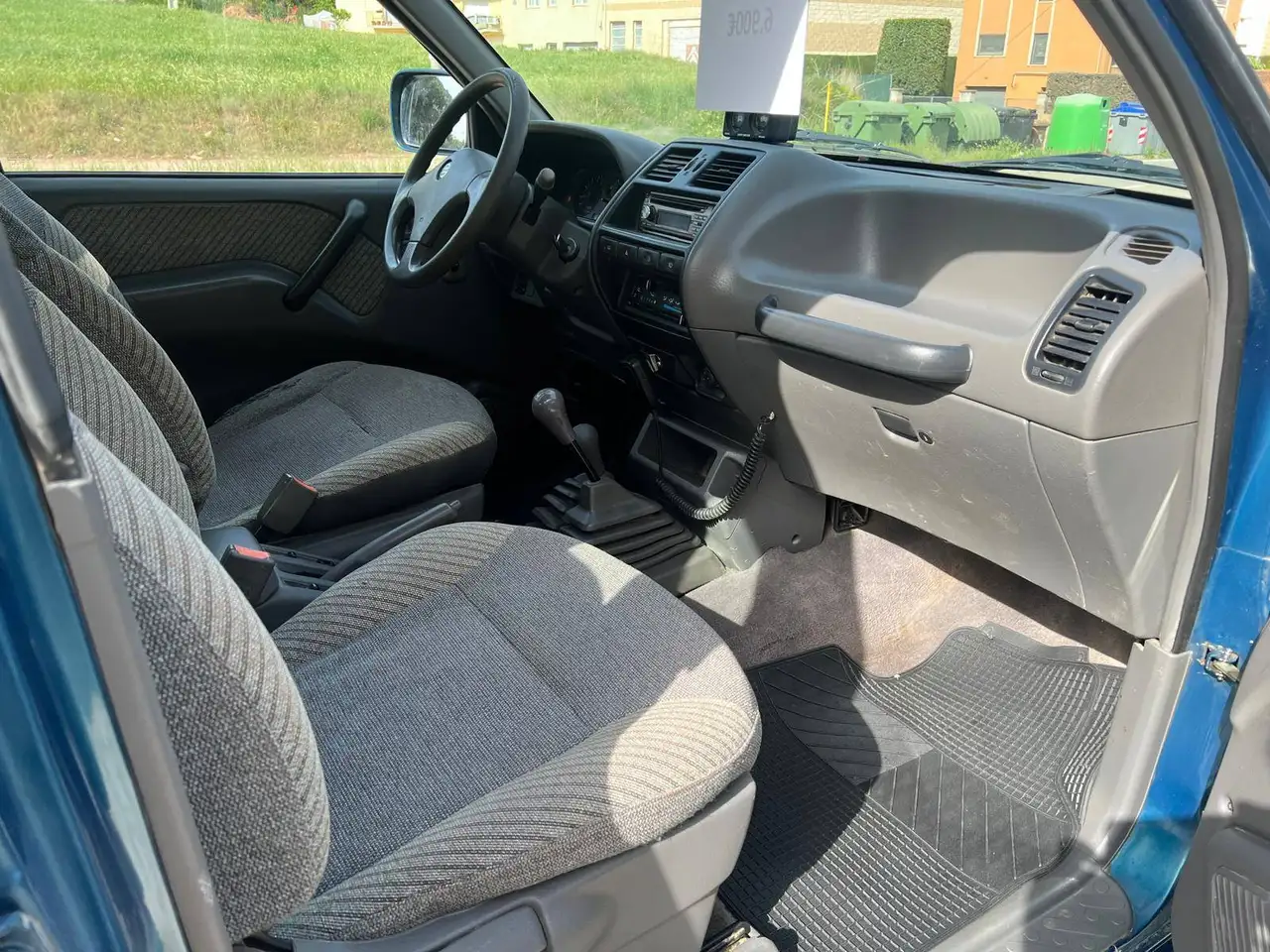 Nissan Terrano 2.4 SE SE, foto 6