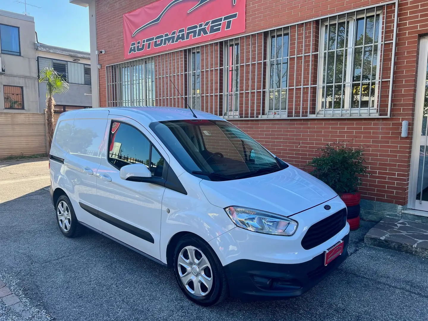 Ford Transit Courier 1.5 TDCI 75CV Blanc - 1