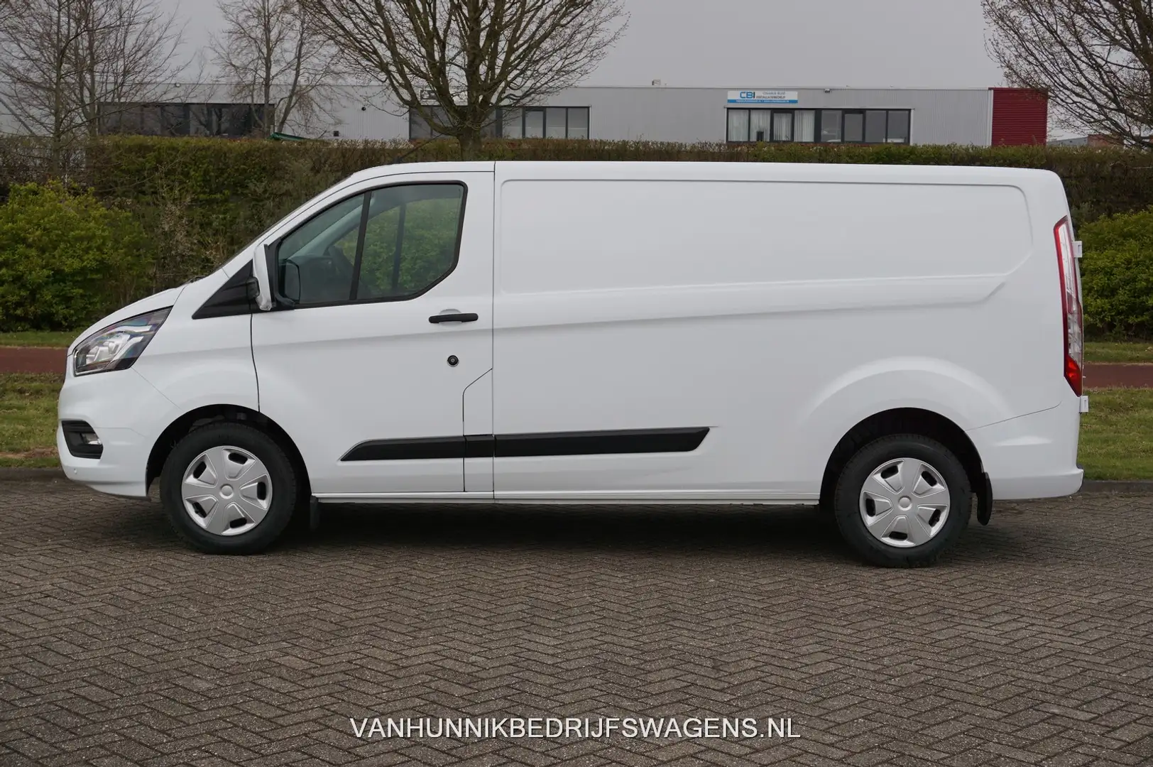 Ford Transit Custom 300L 130 PK Trend Airco, Cruise, Camera, Apple CP Wit - 2