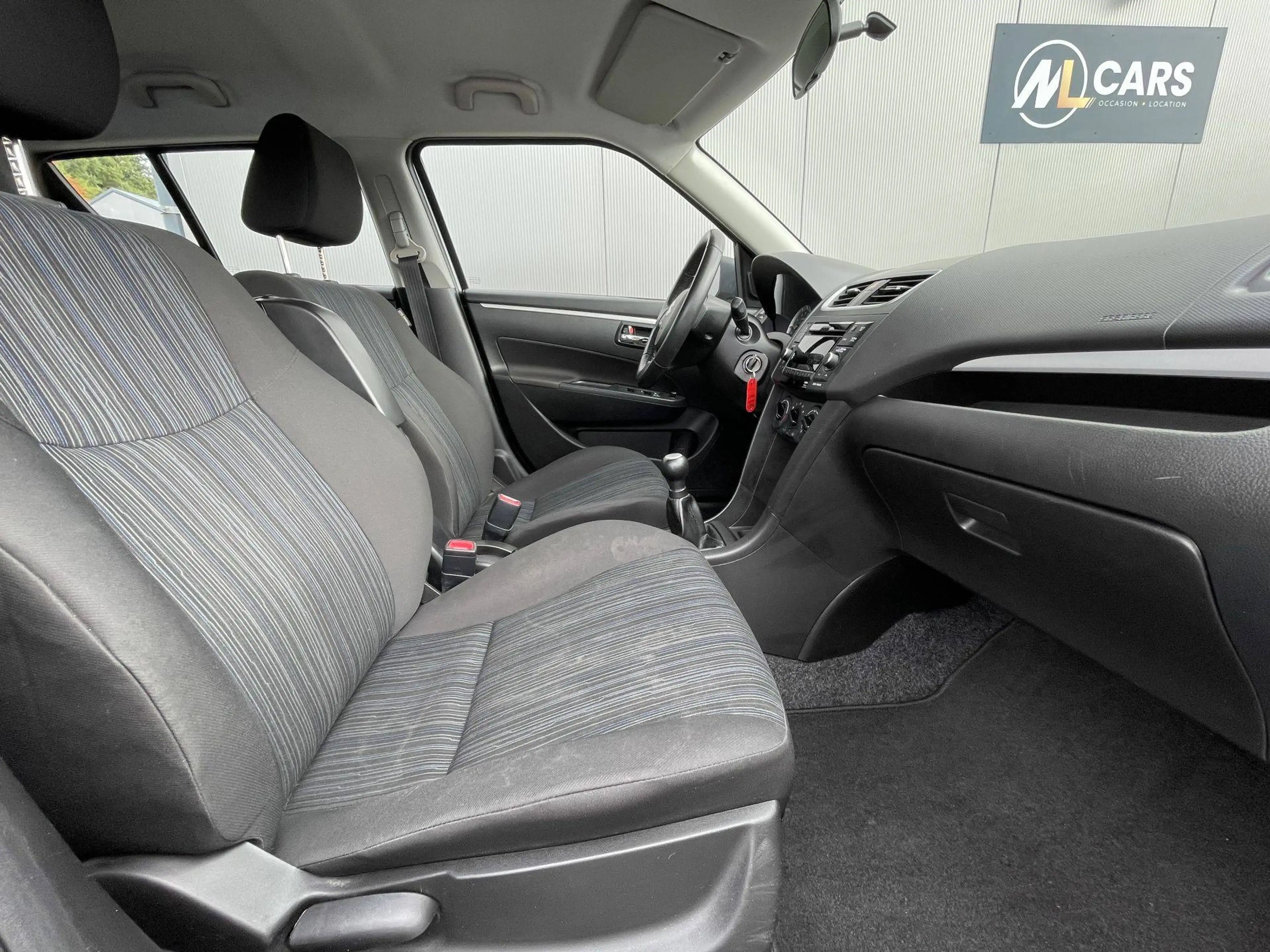 Suzuki Swift 1.2 COMFORT — photo 12