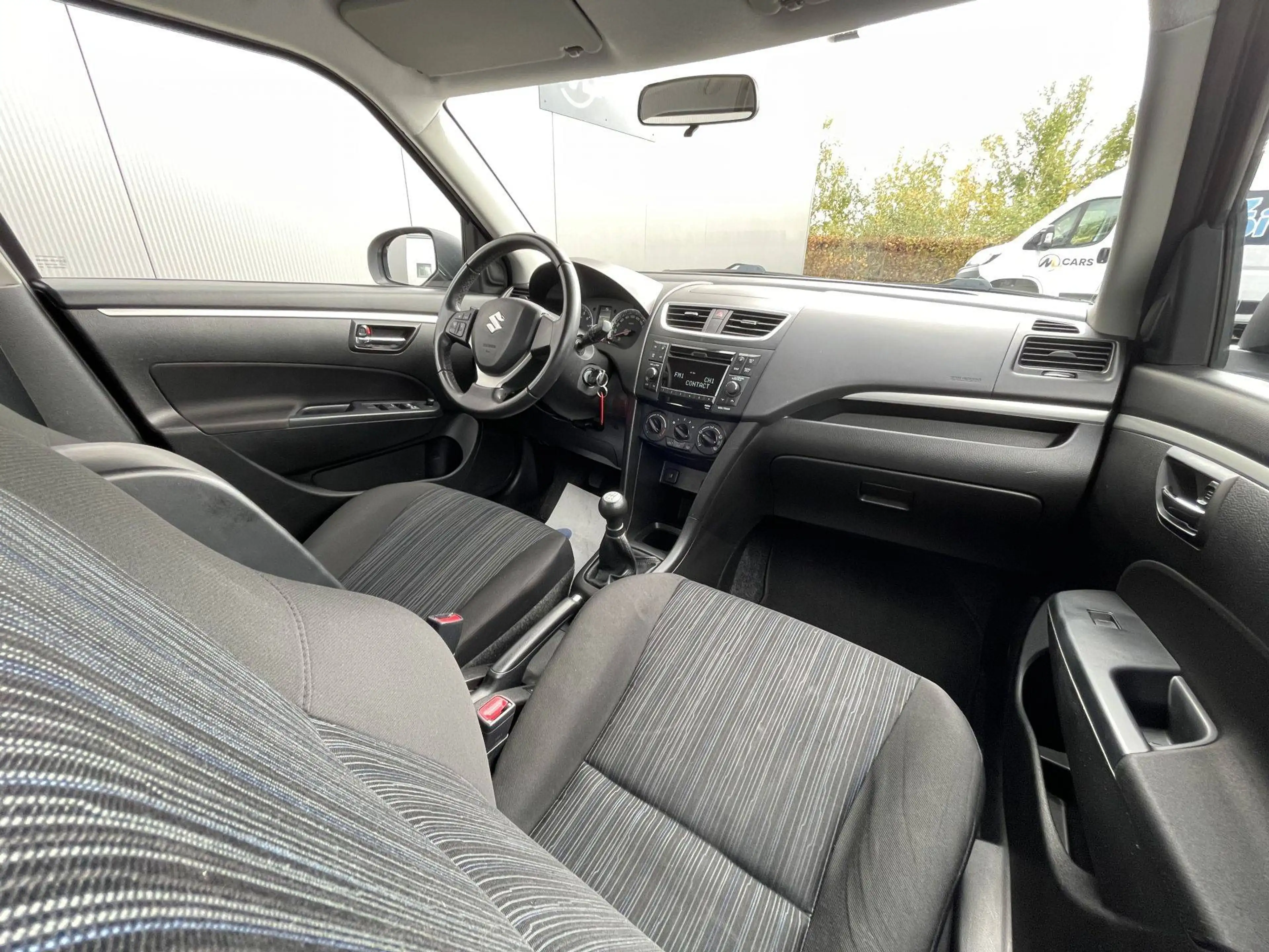 Suzuki Swift 1.2 COMFORT — photo 11