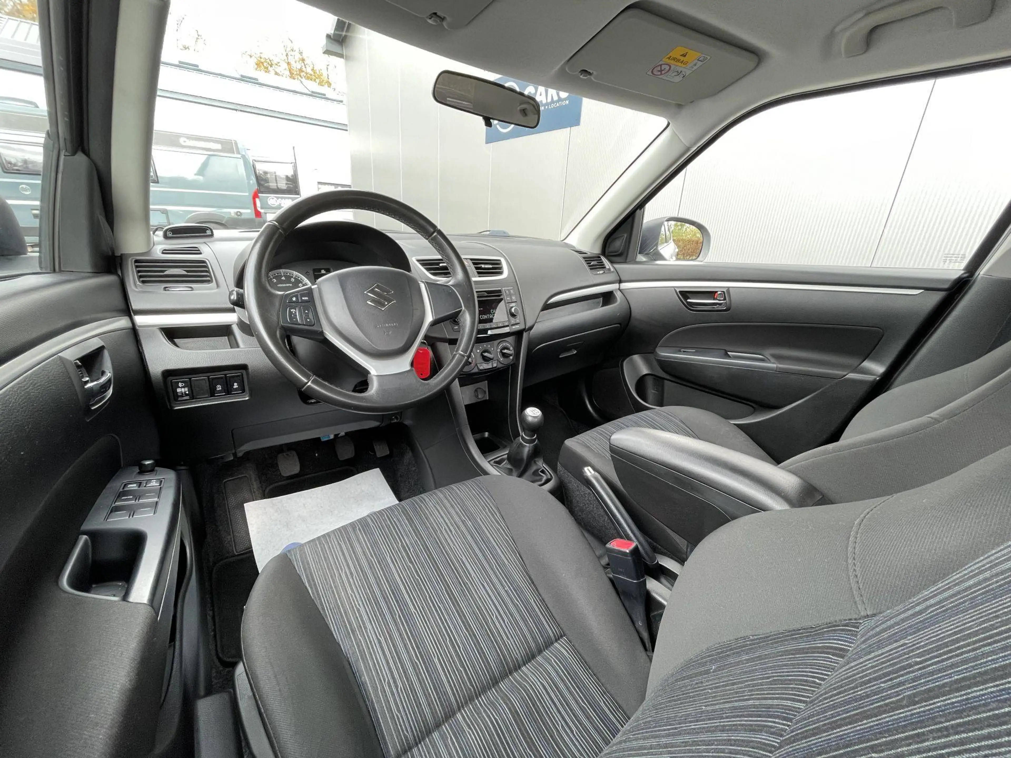 Suzuki Swift 1.2 COMFORT — photo 14
