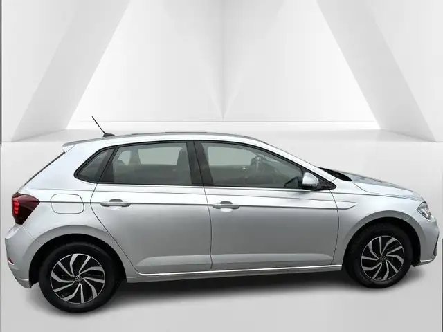 Volkswagen Polo view 4