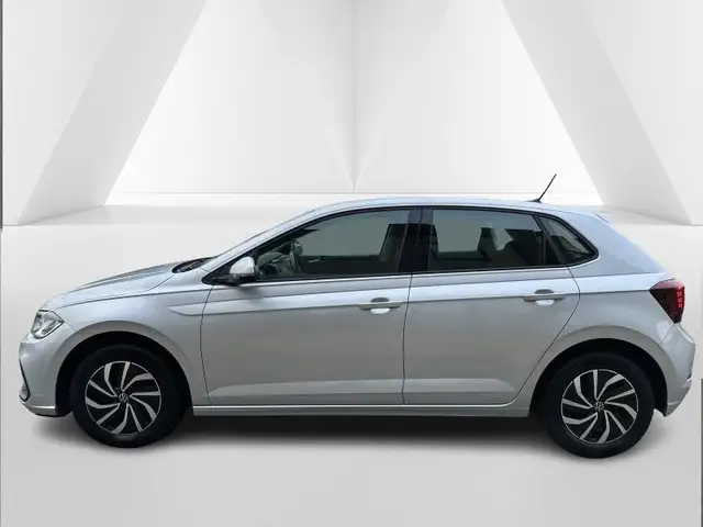 Volkswagen Polo view 3