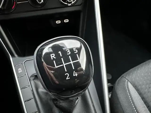 Volkswagen Polo view 14