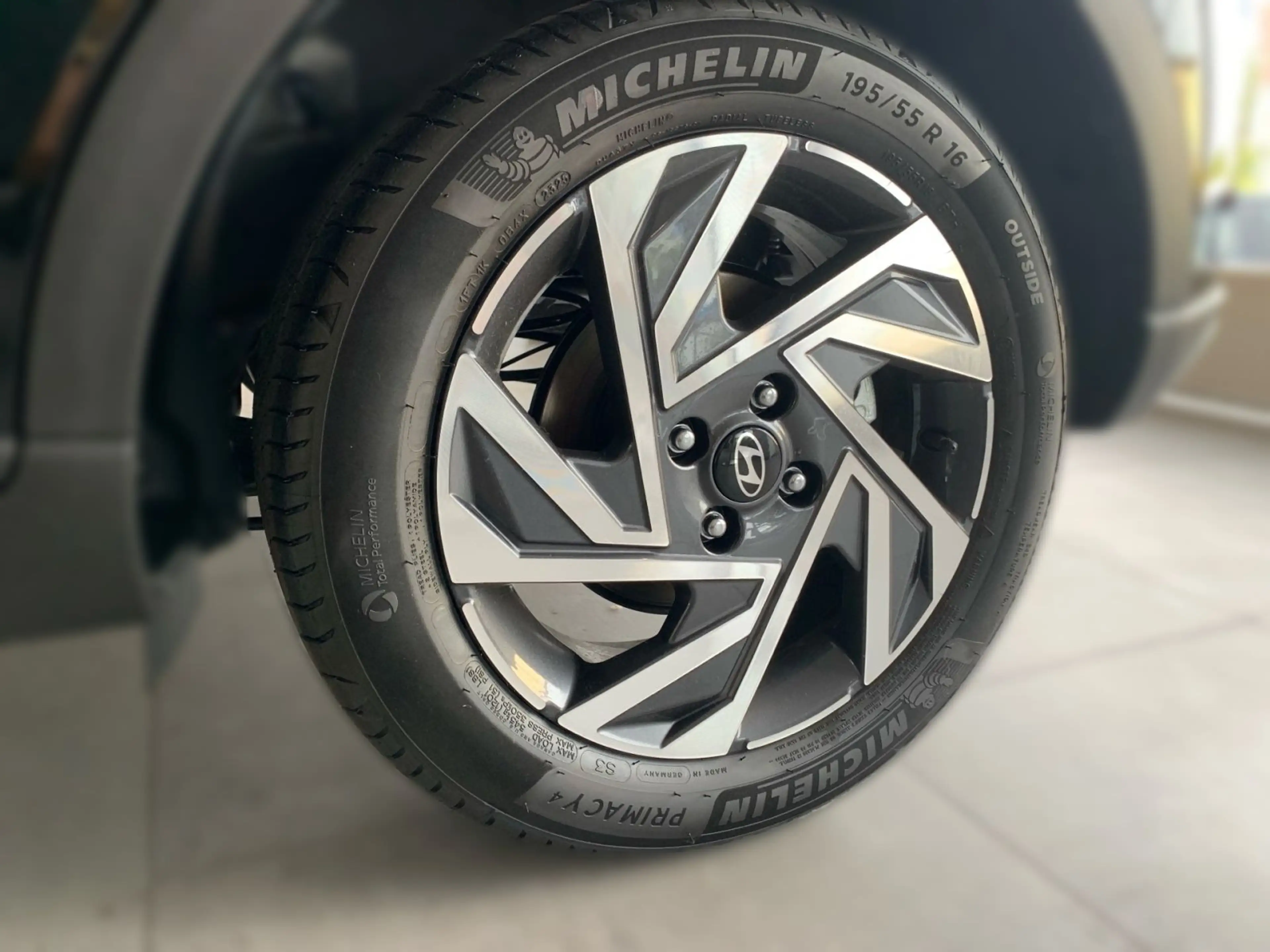 Hyundai BAYON 1.0 T-GDI 7-DCT Trend Navi LED Komfort — photo 9