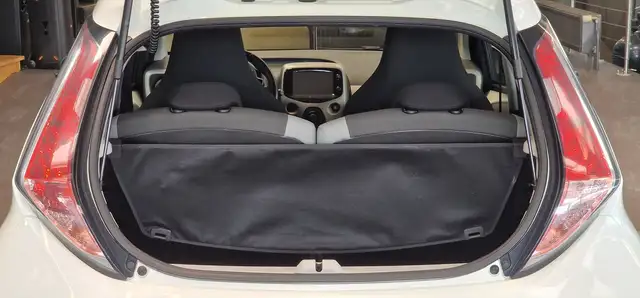 Toyota Aygo view 9