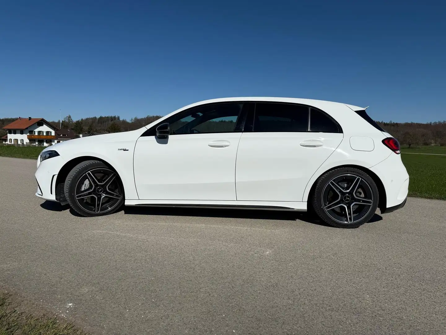 Mercedes-Benz A 35 AMG A-Klasse 4Matic Speedshift DCT 7G Edition 1 - 2