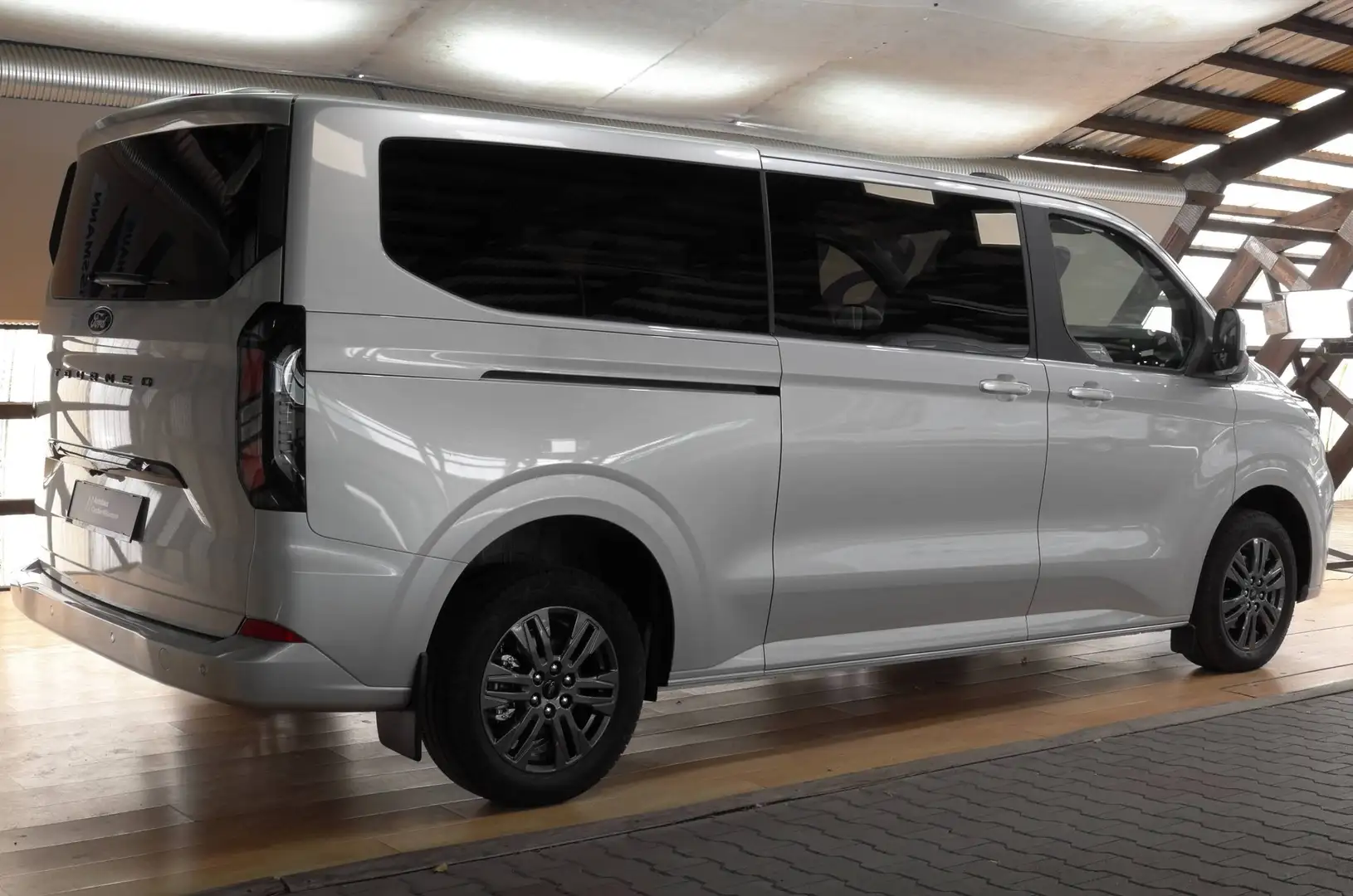 Ford Tourneo Custom Titanium 320 L2 sofort, Vorber. AHK Argento - 2