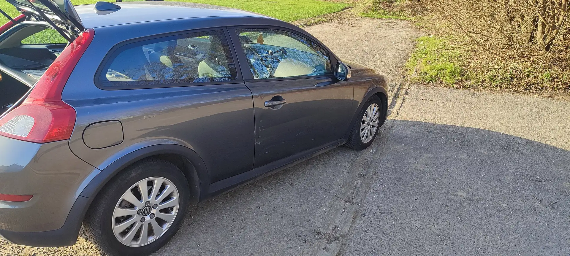Volvo C30 C30 1.6 D DRIVe Start/Stop R-design Grijs - 2