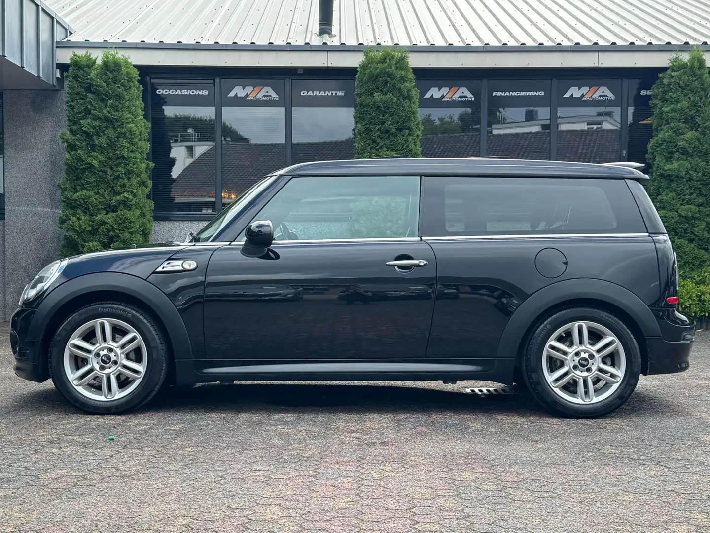 MINI Cooper Clubman 1.6 | PANO | A/C | TREKHAAK | 1EIG Zwart - 2