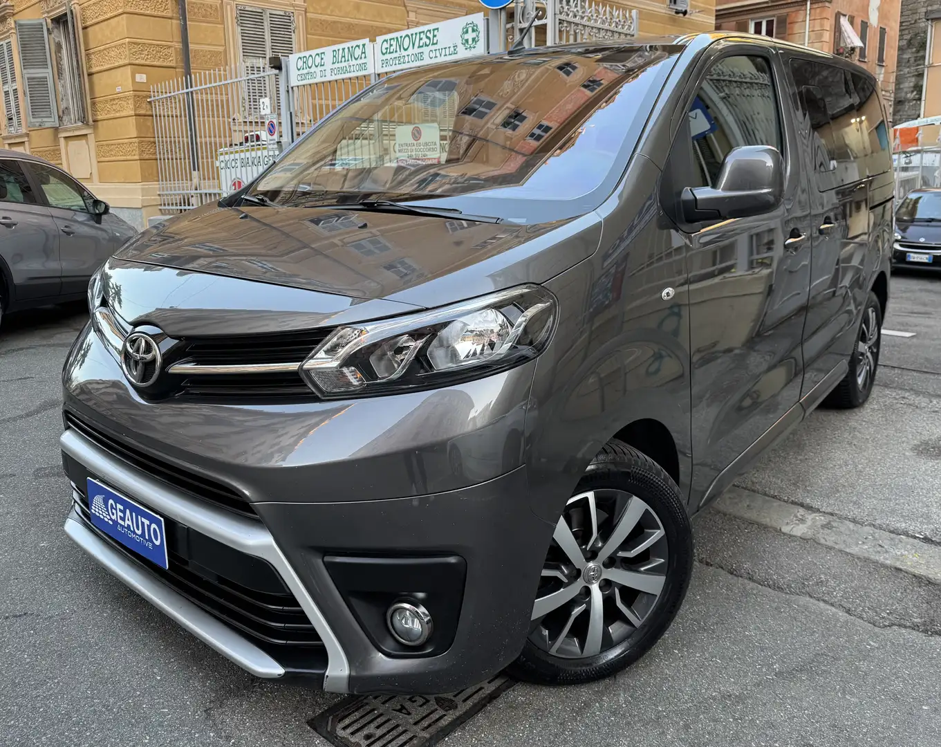 Toyota Proace 1.5d 120CV 8 POSTI -EURO6 -PERMUTABILE-GARANTITO Grigio - 2