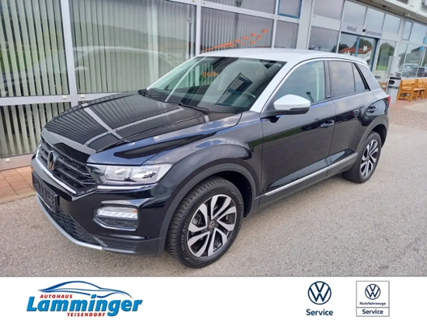 Volkswagen T-Roc Active NAVI AHK ACC PDC SHZ CLIMATRONIC Schwarz - 1