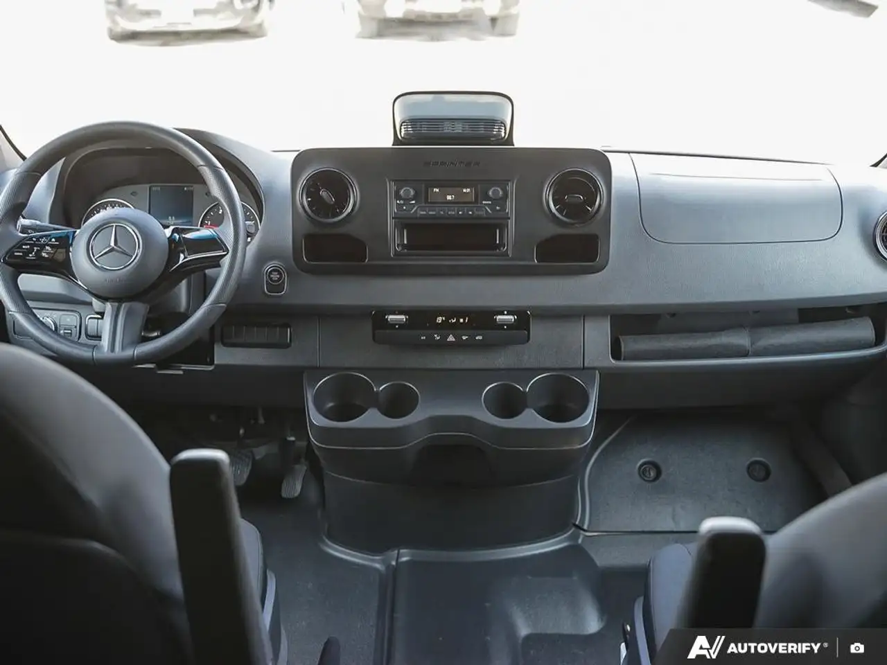 Mercedes-Benz Sprinter снимка Mercedes-Benz Sprinter