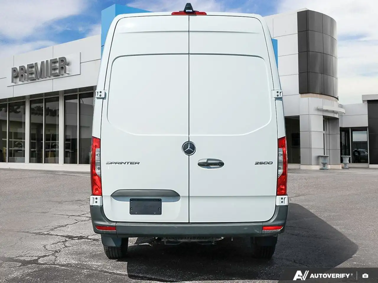 Mercedes-Benz Sprinter снимка Mercedes-Benz Sprinter