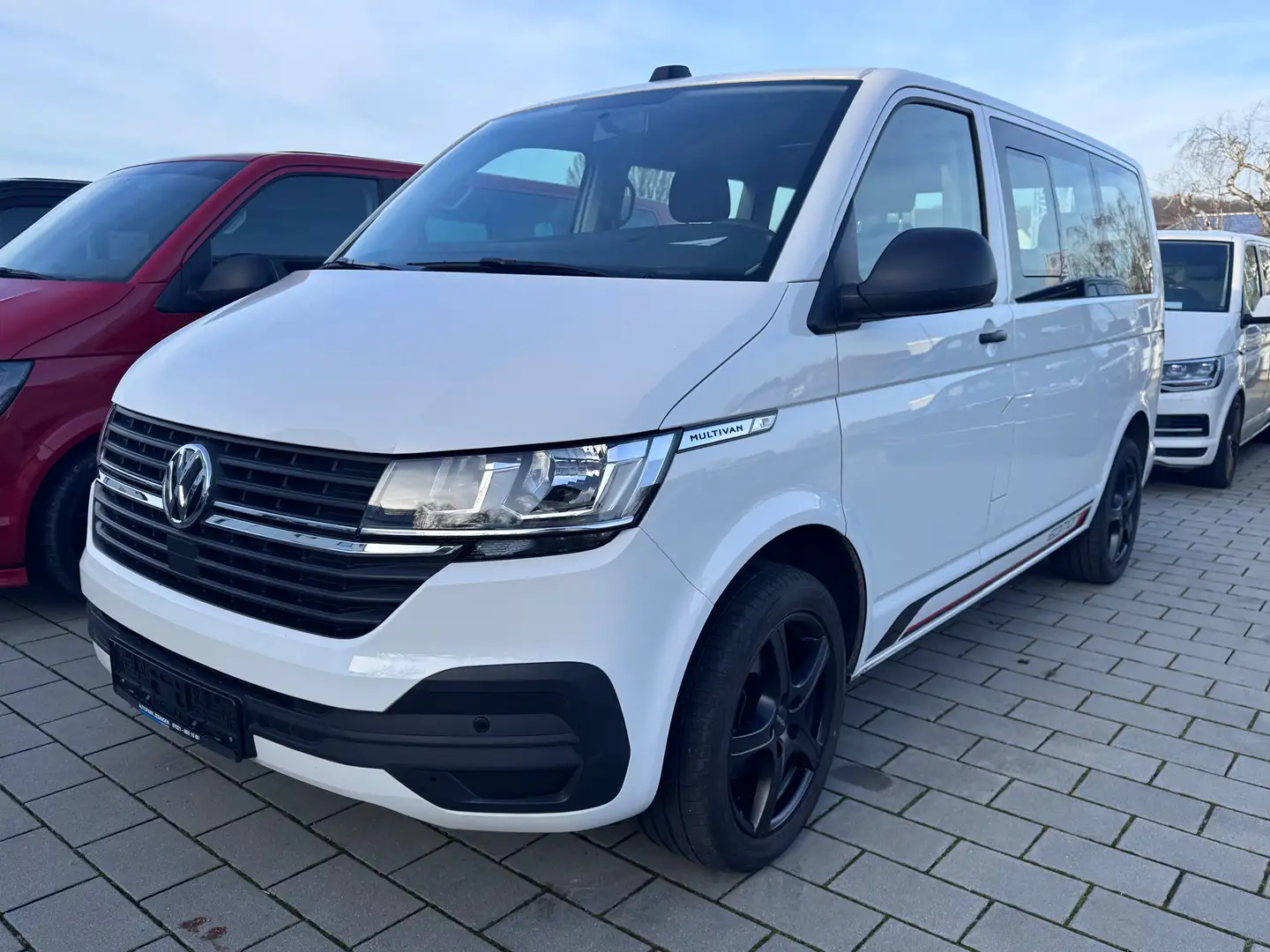 Volkswagen T6.1 Multivan Multivan Family/150PS/Standheizung/Bett/SHZ Weiß - 1