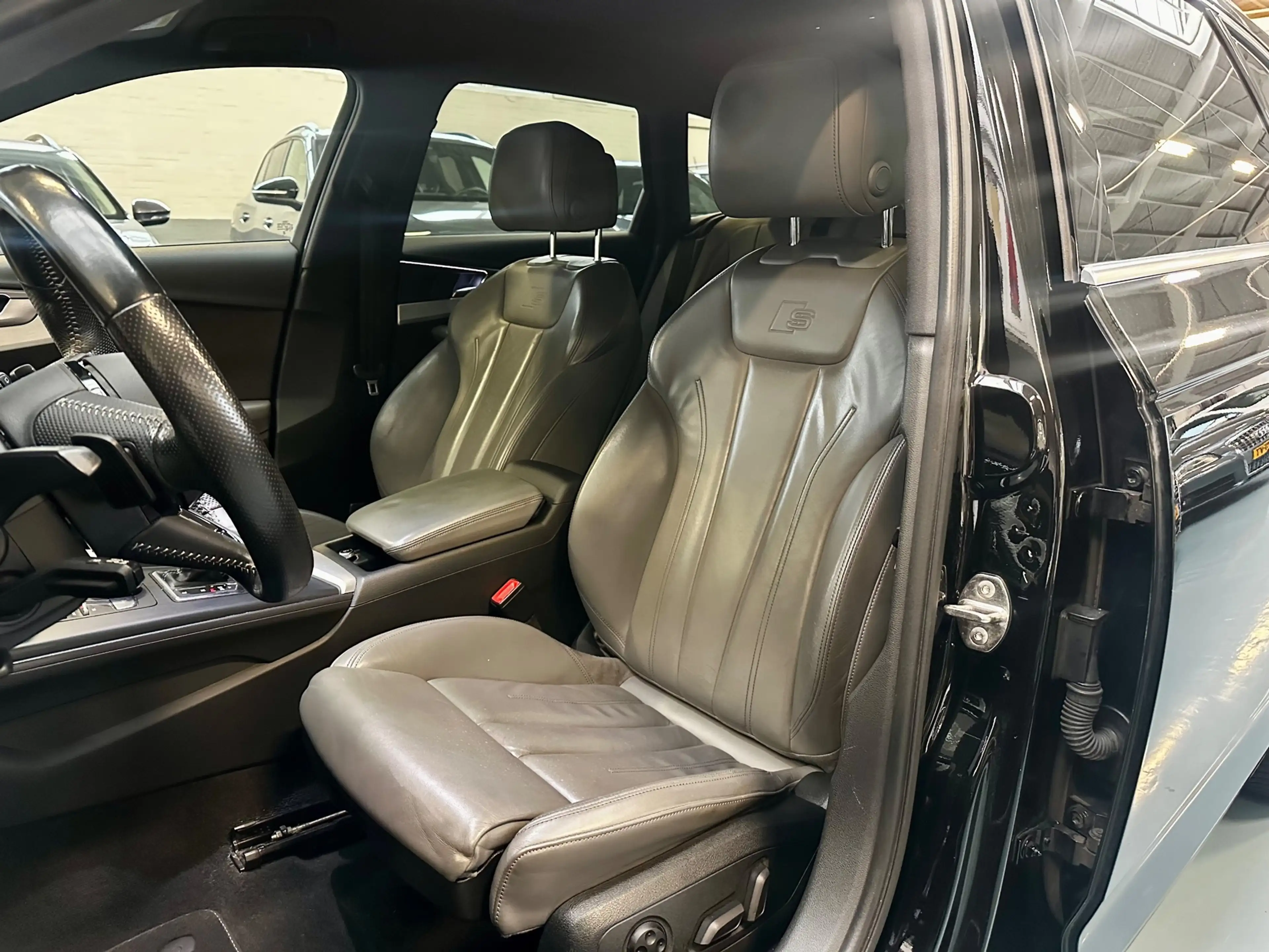 Audi A4 Avant 2.0 TDI quattro Sport Pro Line S Spring Adva — photo 9