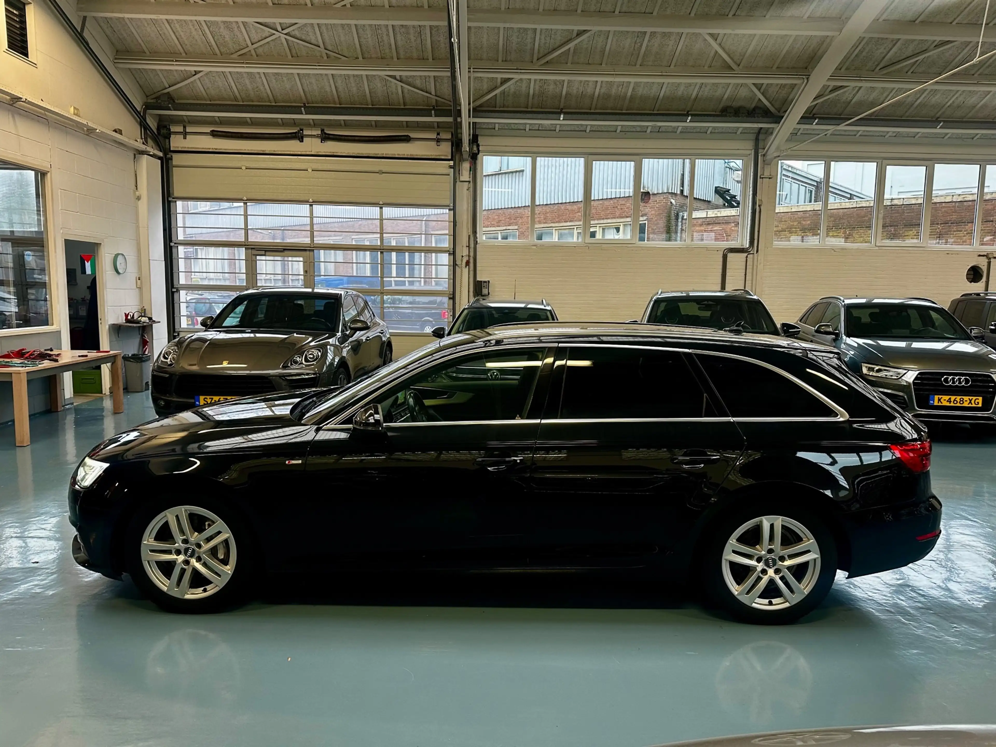 Audi A4 Avant 2.0 TDI quattro Sport Pro Line S Spring Adva — photo 2