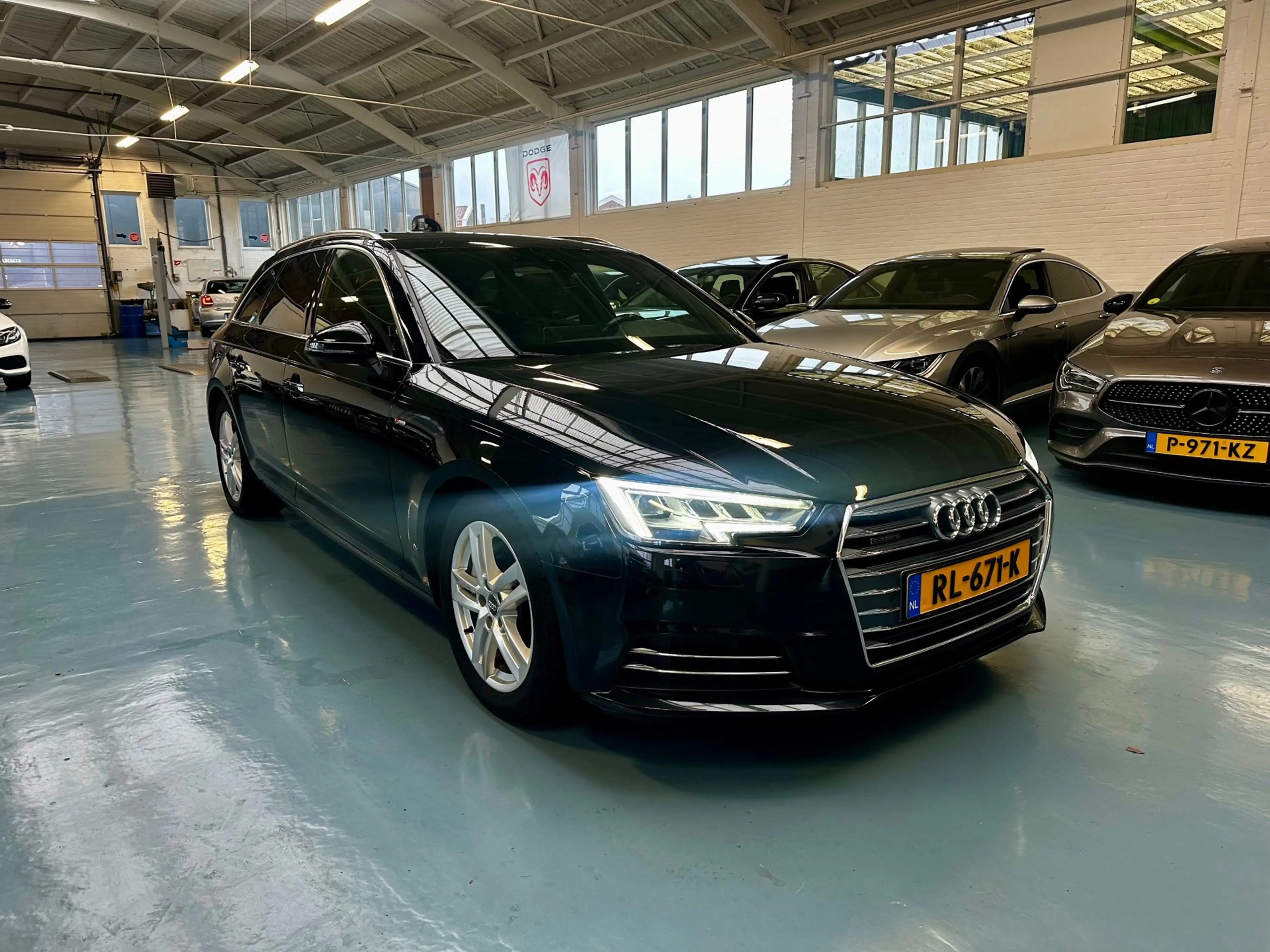 Audi A4 Avant 2.0 TDI quattro Sport Pro Line S Spring Adva — photo 7