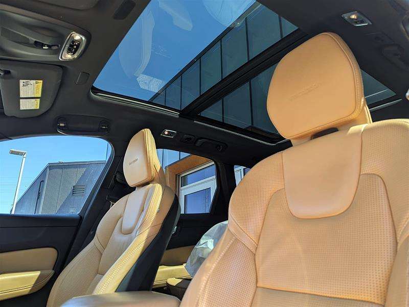 2019 Volvo XC60 T8 Inscription | Air Susp | PHEV | Nappa | AWD thumb 13