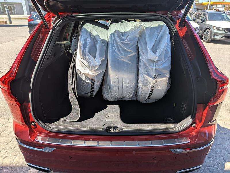 2019 Volvo XC60 T8 Inscription | Air Susp | PHEV | Nappa | AWD thumb 17
