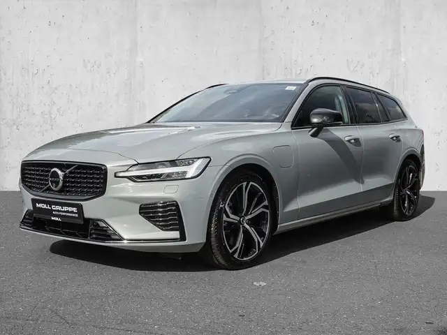 Volvo V60 view 2