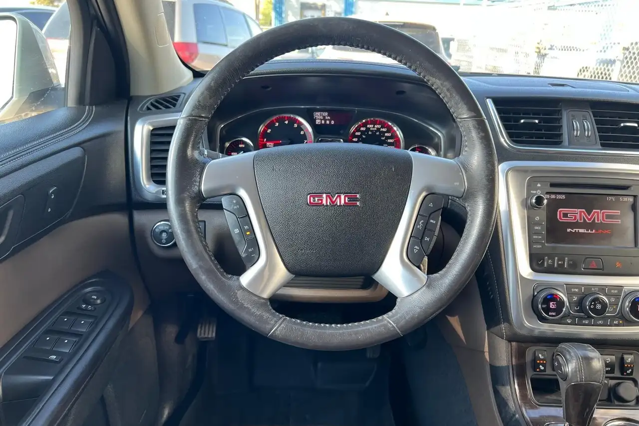 GMC Acadia photo GMC Acadia