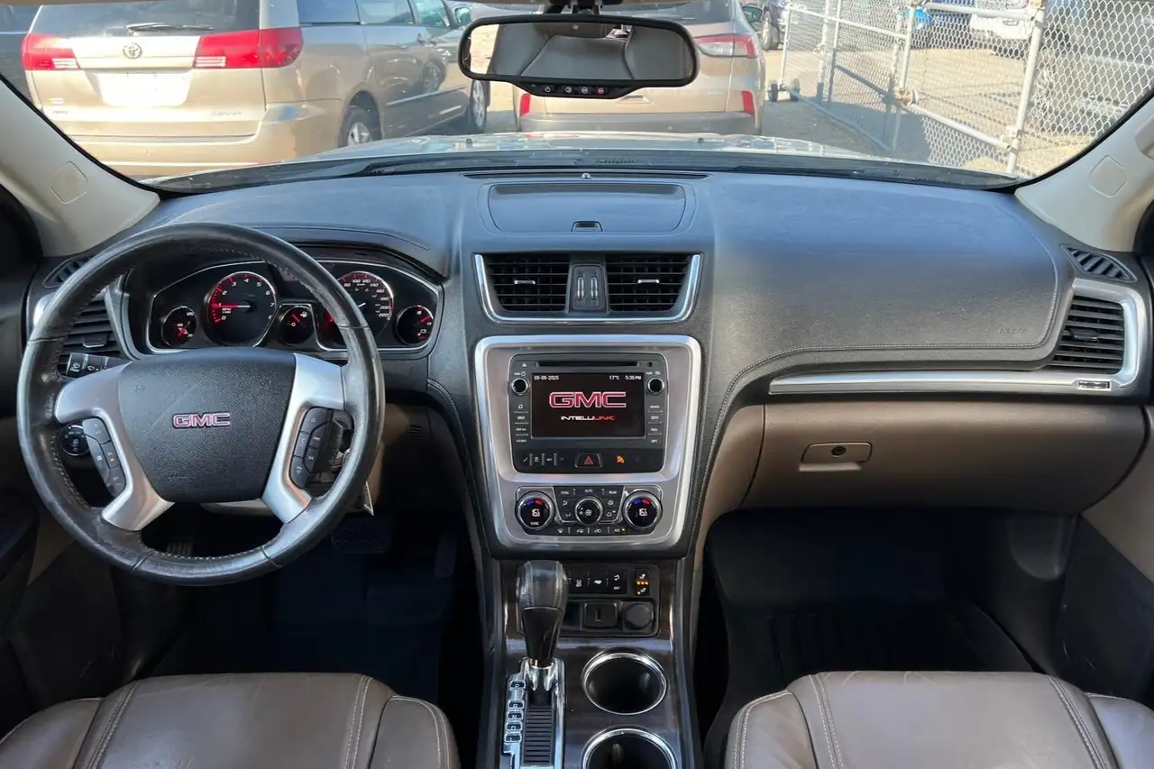 GMC Acadia photo GMC Acadia