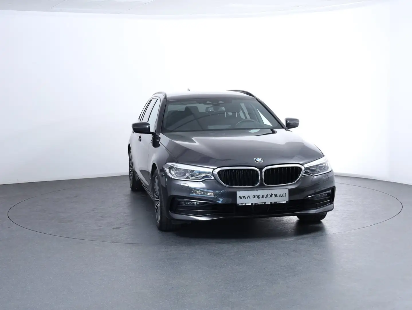 BMW 520 BMW 520d xDrive Touring Aut. Grau - 2