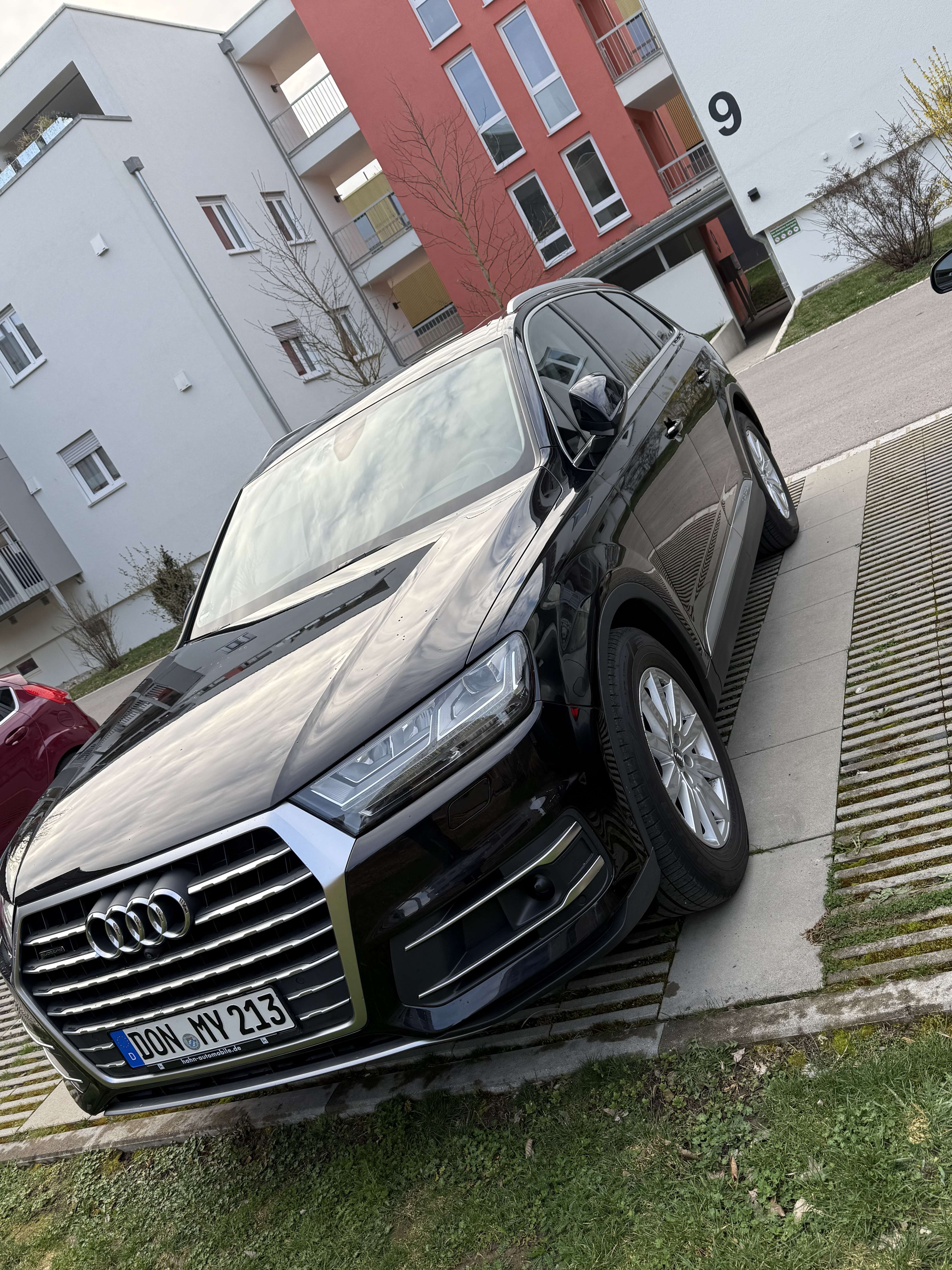 Second hand Audi Q7 3.0