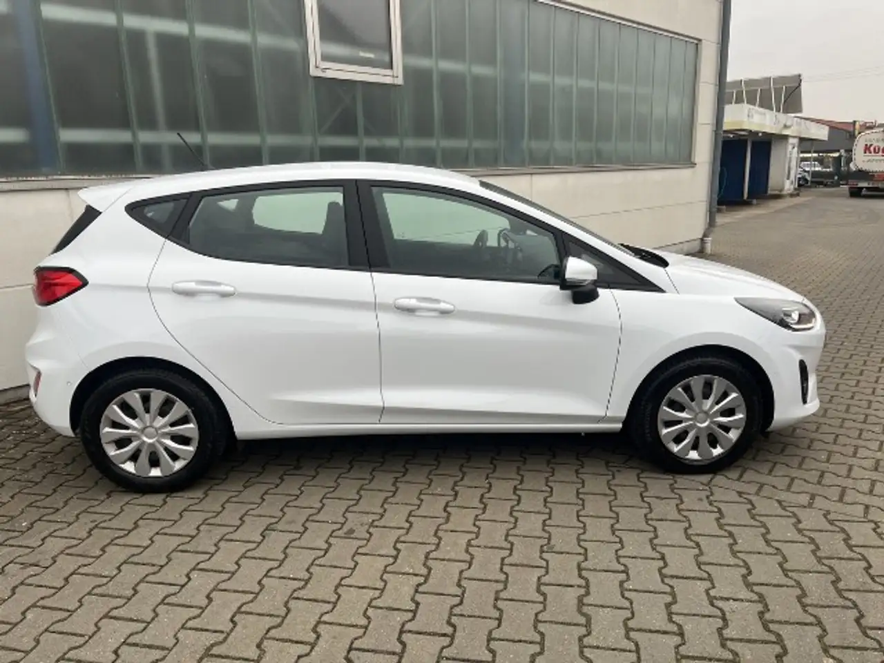 Ford Fiesta 1.1 Cool&Connect — photo 3