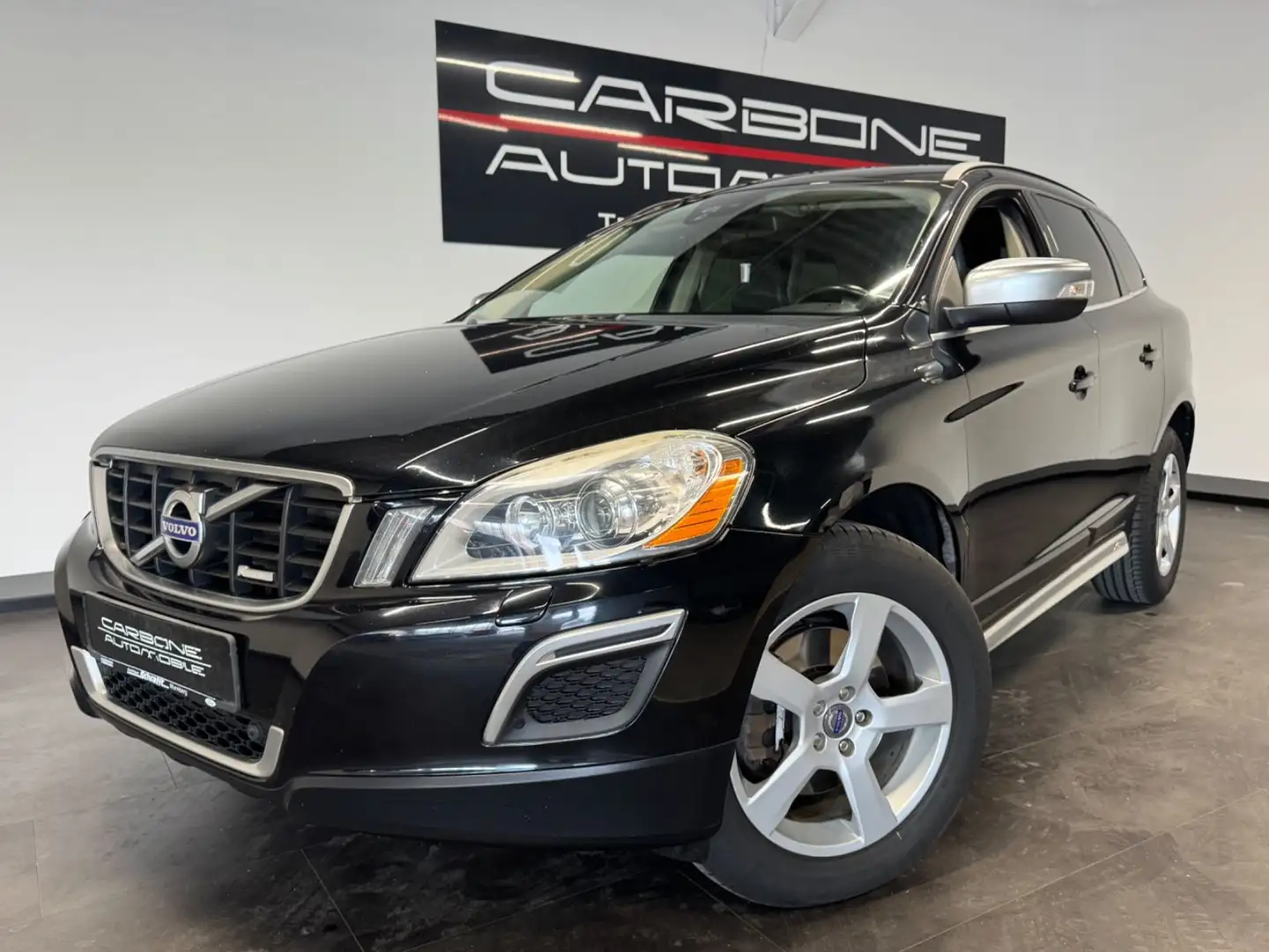 Volvo XC60 Allrad Automatik**R-Design+AHK** Zwart - 1