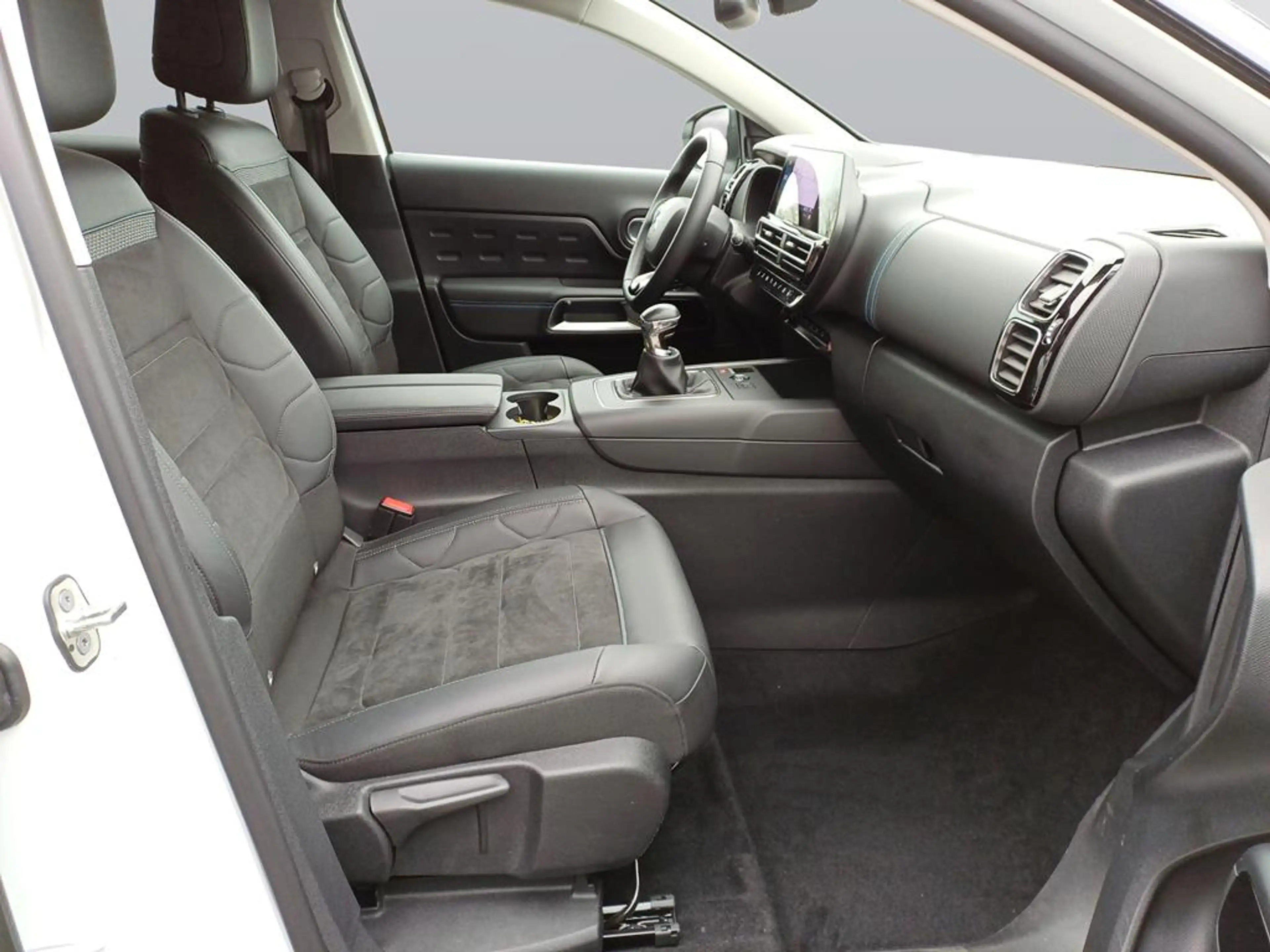 Citroen C5 Aircross PureTech 130 Plus — photo 10