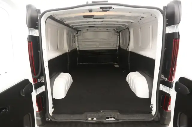 Renault Trafic view 3