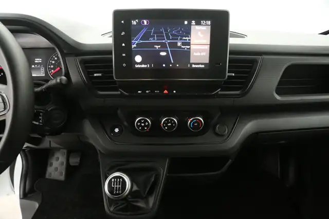 Renault Trafic view 11