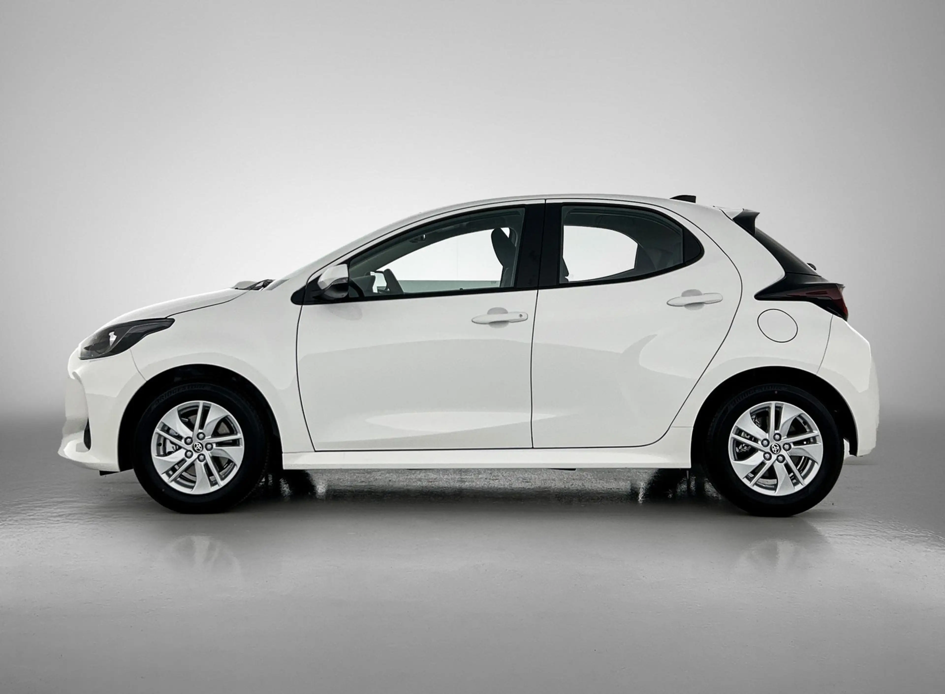 Toyota Yaris 1.5 Hybrid 115 Active ||Nu met € 2.900,- korting|| — photo 3