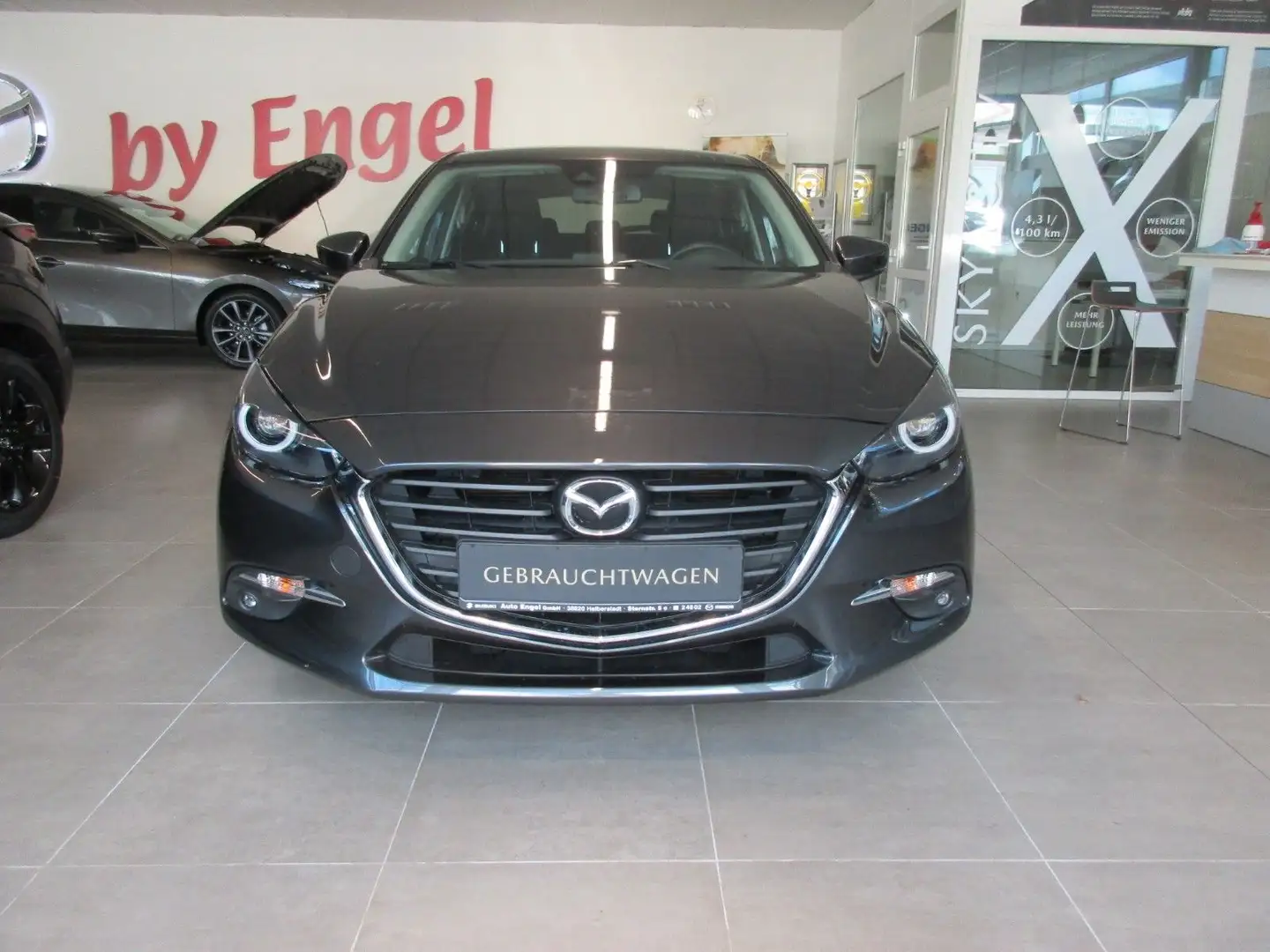 Mazda 3 2.0 SKYACTIV-G 120 Exclusive-Line Grau - 2