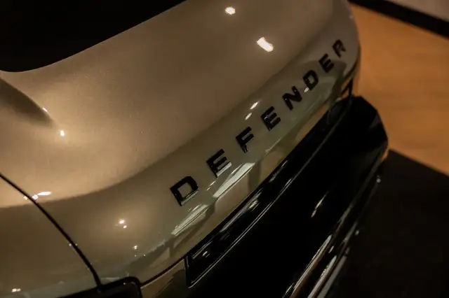 Land Rover Defender view 16