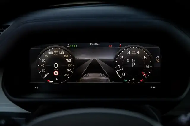 Land Rover Defender view 12