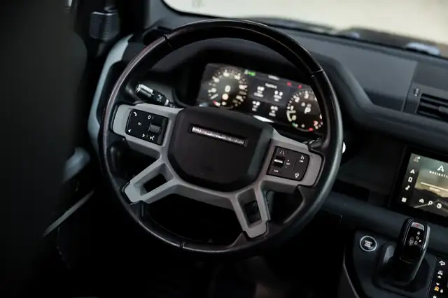 Land Rover Defender view 9