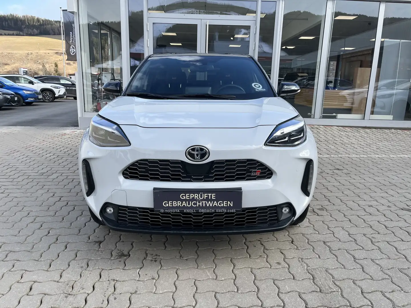 Toyota Yaris Cross Hybrid FWD GR Sport Schwarz - 2