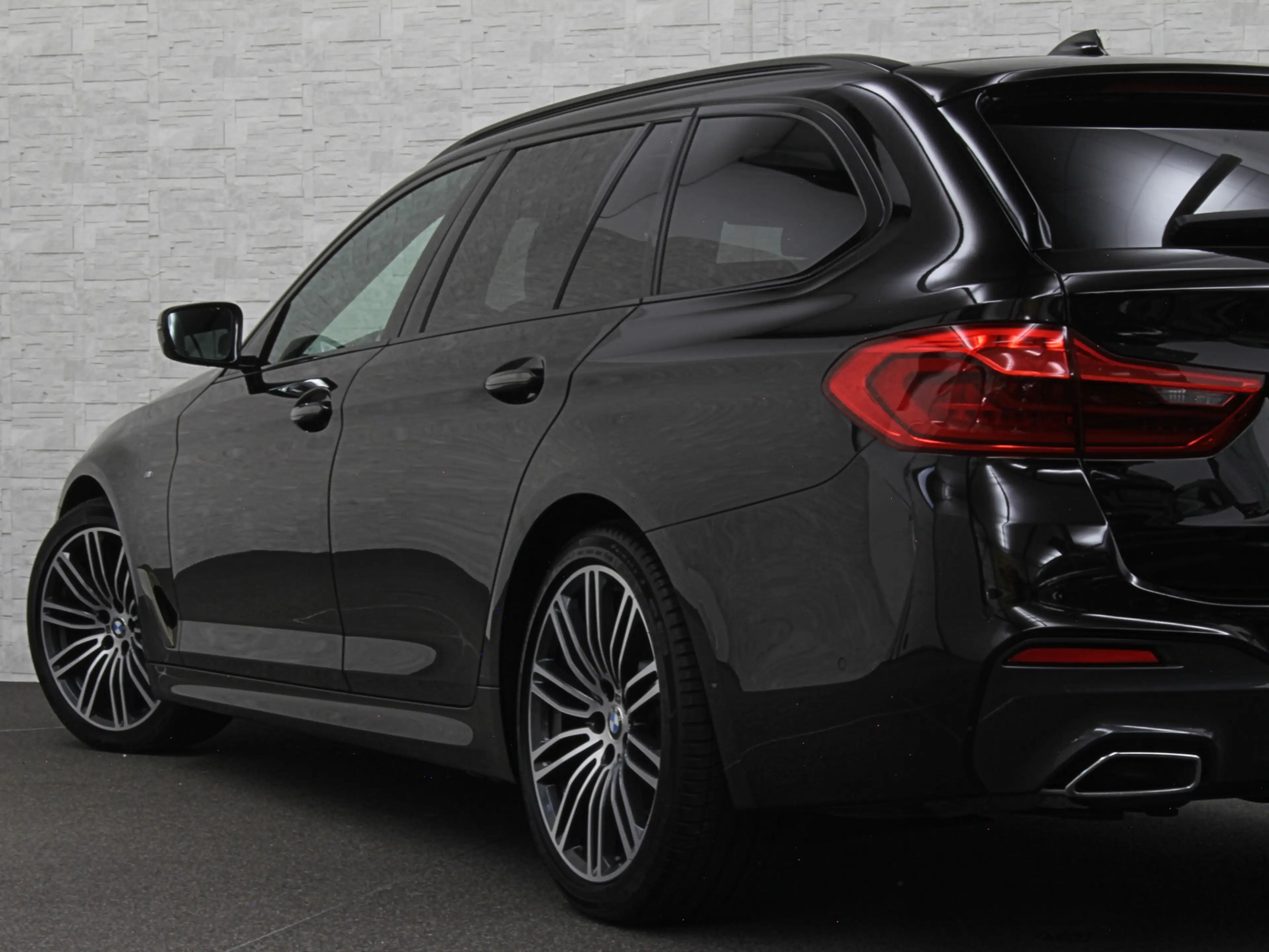 BMW 520 5-serie Touring 520i M-Sport Volledig Individual | — photo 31