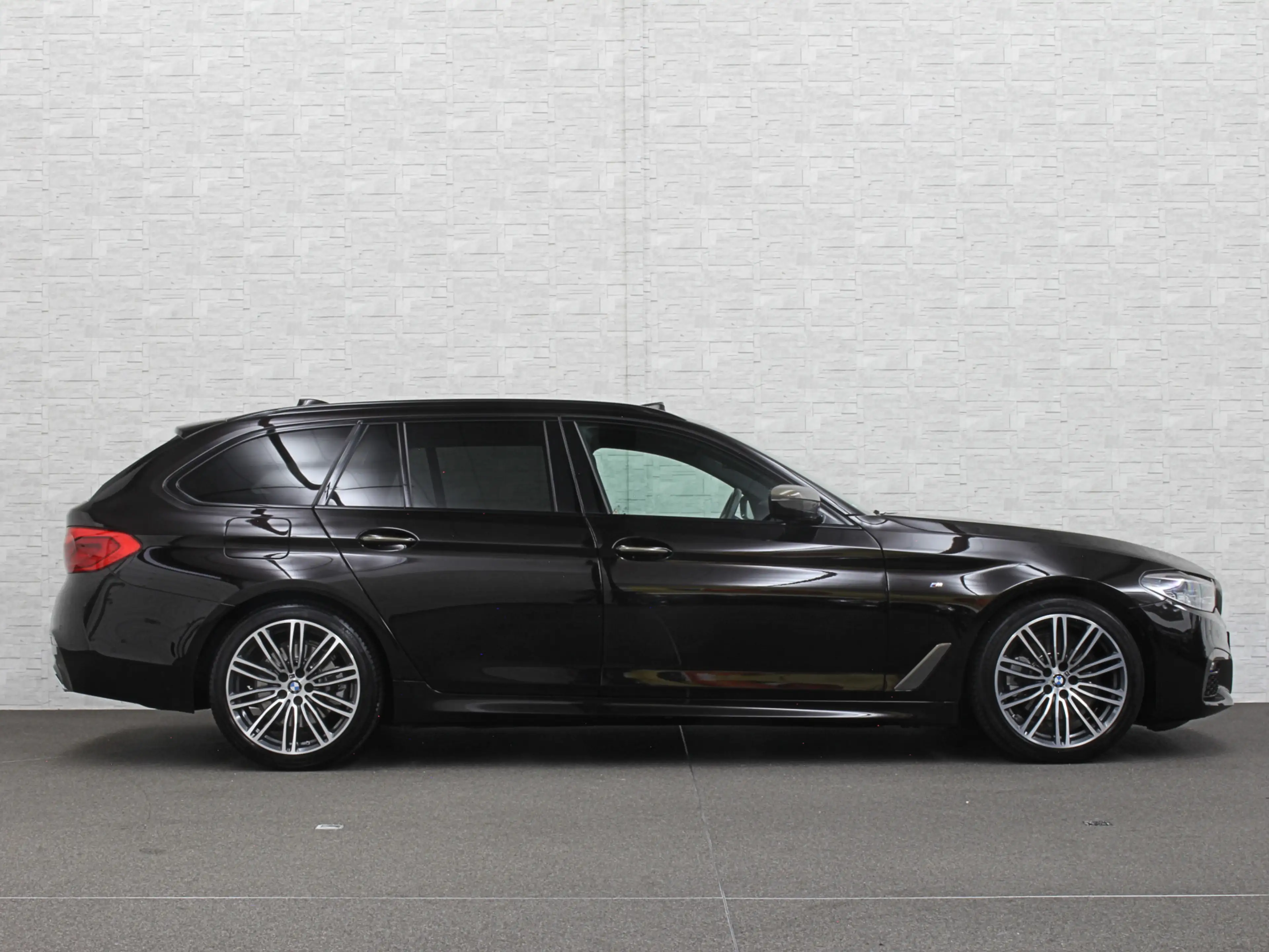 BMW 520 5-serie Touring 520i M-Sport Volledig Individual | — photo 10