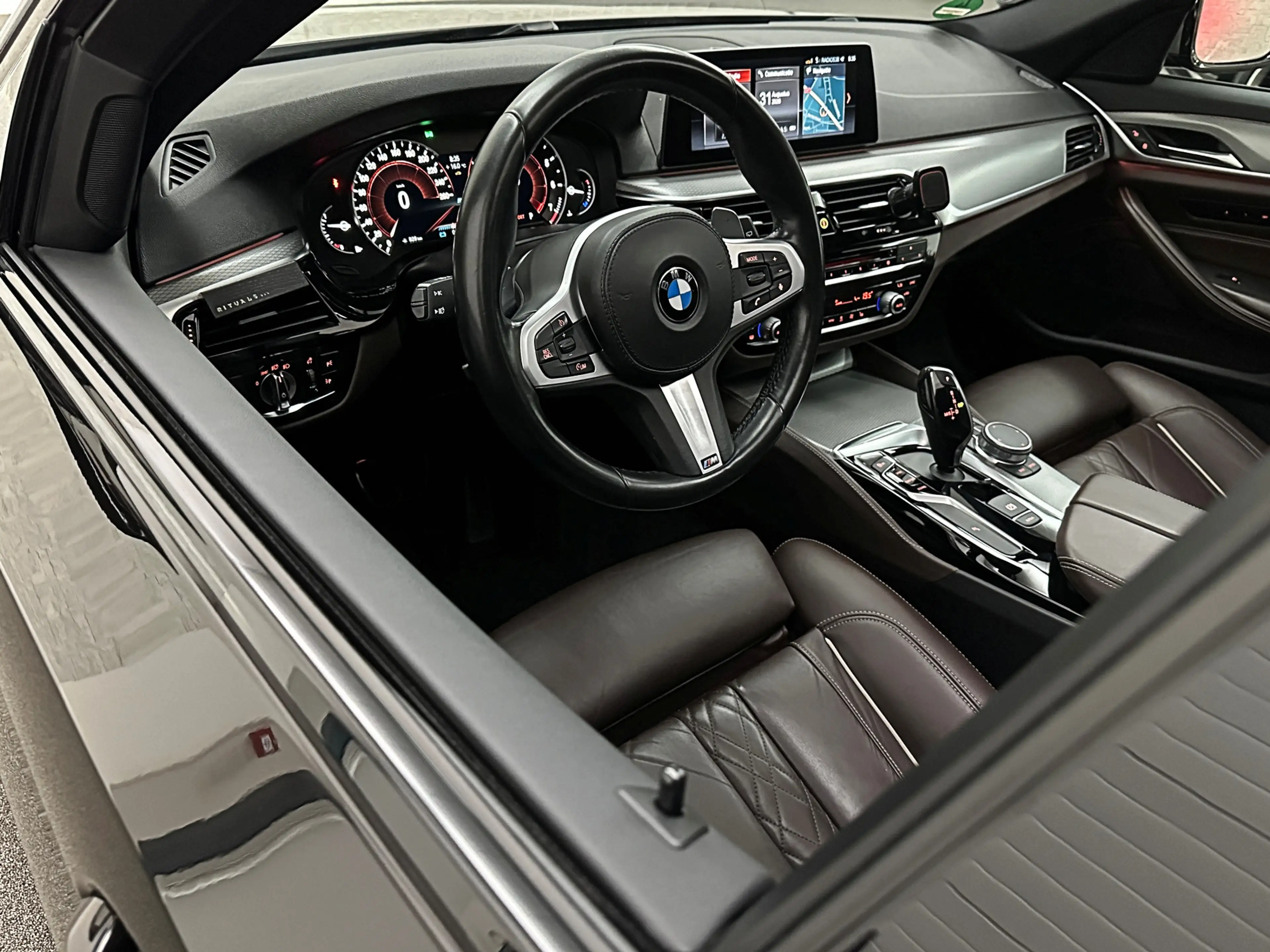 BMW 520 5-serie Touring 520i M-Sport Volledig Individual | — photo 32