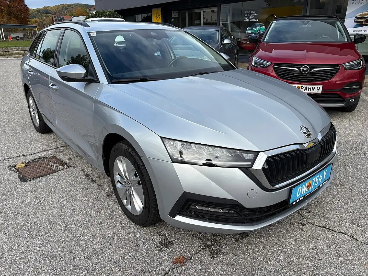 Skoda Octavia Combi 2,0 TDI 4x4 Ambition DSG Plateado - 2