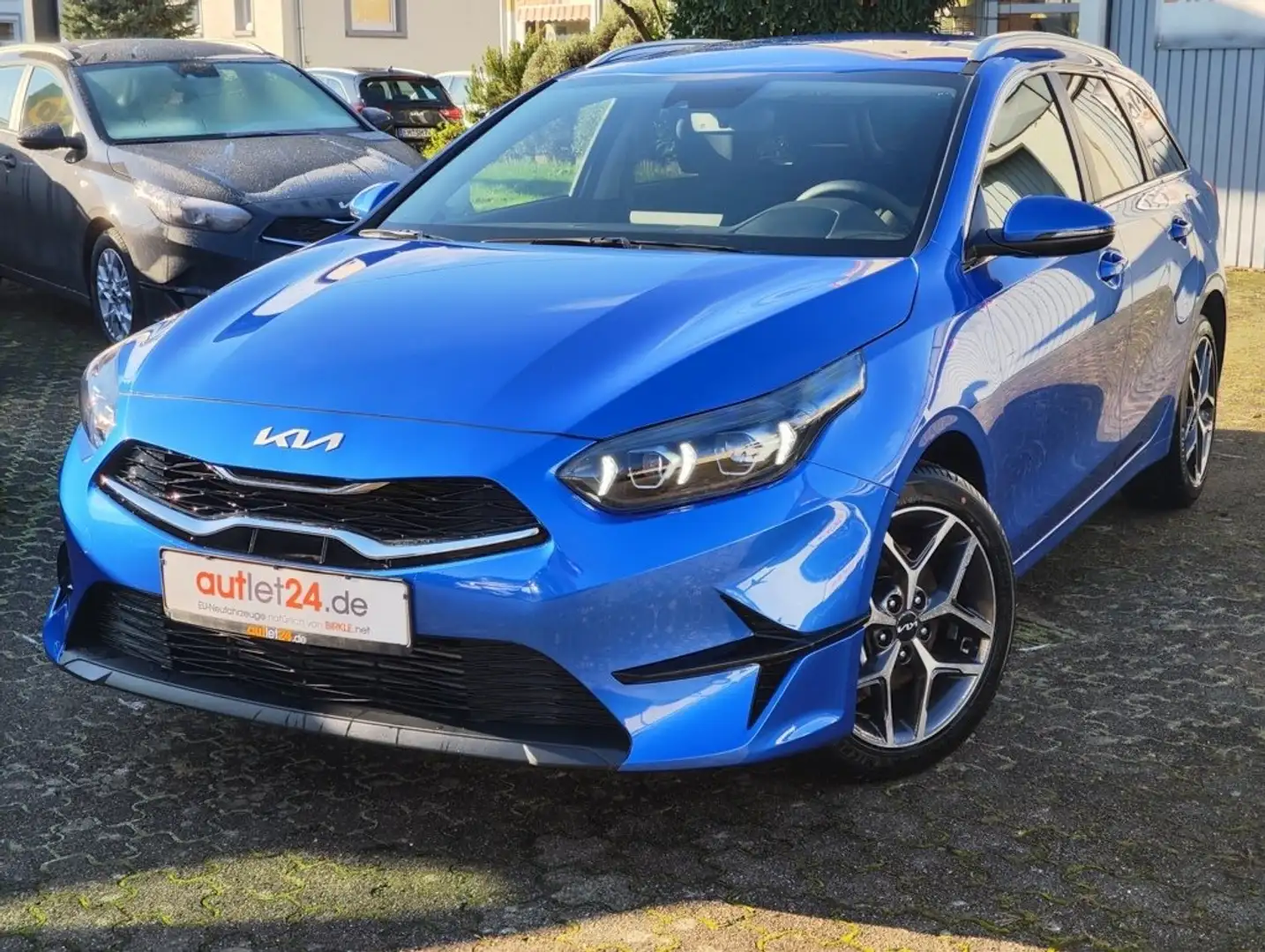 Kia Ceed SW / cee'd SW Ceed Kombi TOP Navi LED PDC vo+hi Kamera Smartkey Blau - 1