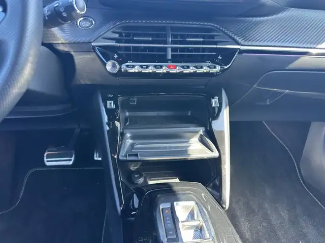 Peugeot 2008 view 11