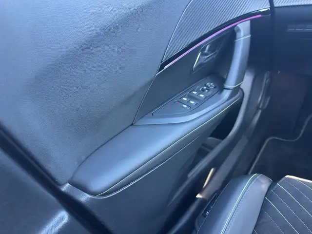 Peugeot 2008 view 14