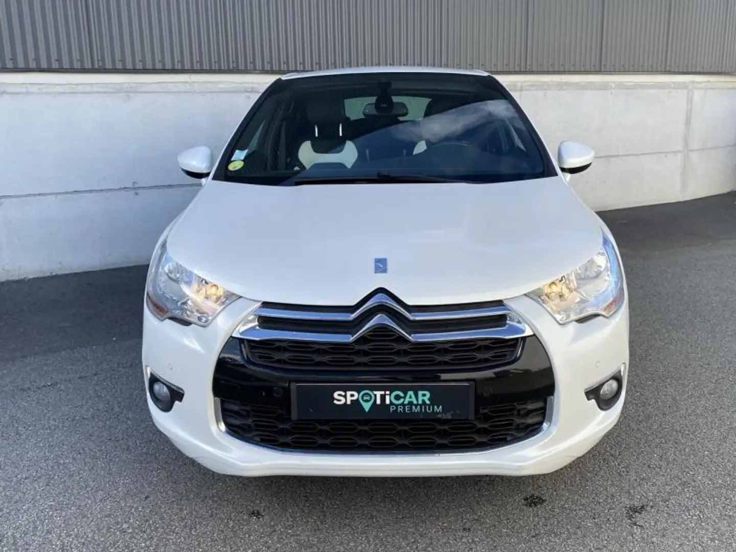 Citroen DS4 1.6 e-HDi110 Airdream Executive BMP6 Blanc - 2
