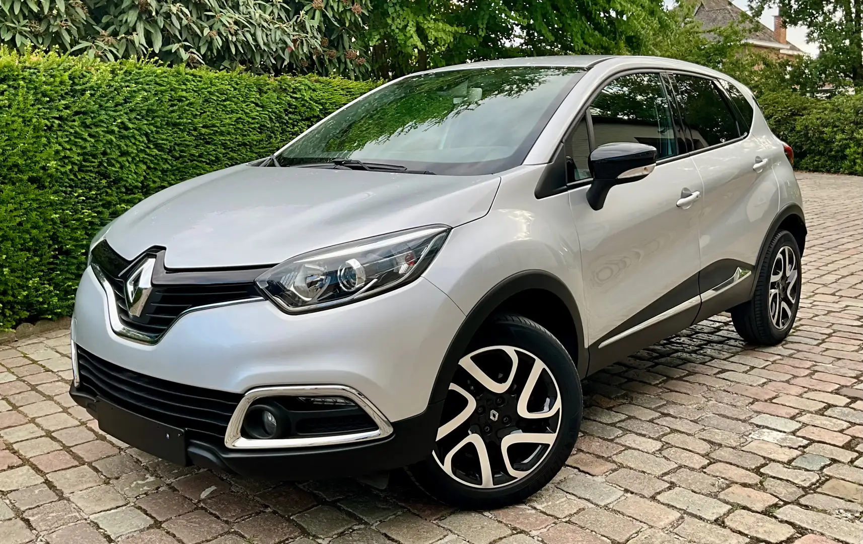 Renault Captur Captur 0.9 TCe Energy Intens  ### 23000 km ### Grigio - 1